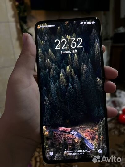 Телефон Poco F3