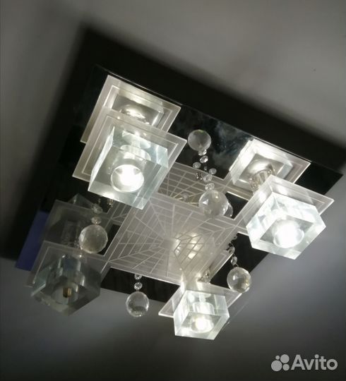 Светильник потолочный