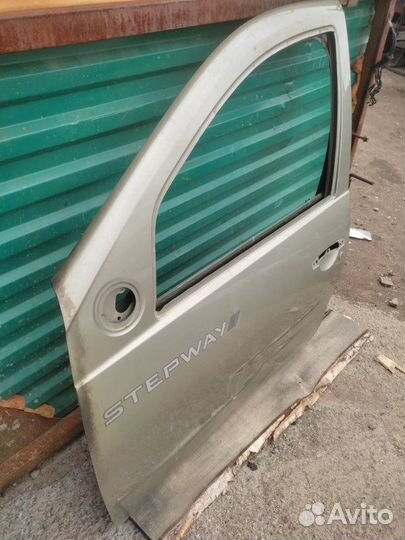 Дверь передняя левая Renault Sandero Stepway K7M