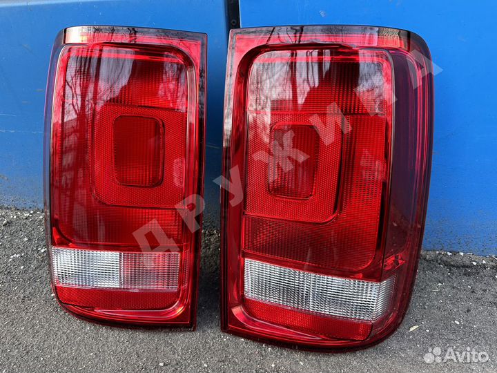 Фонарь левый и правый Volkswagen Amarok 2 10-20