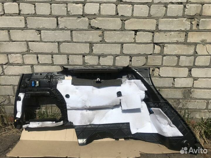 Обшивка багажника правая Mercedes Gl-Class X164