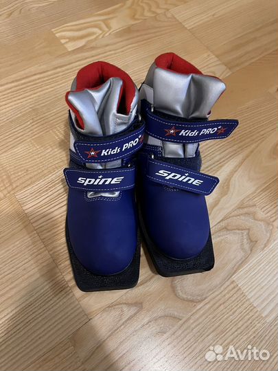 Лыжные ботинки с лыжами 36 размер