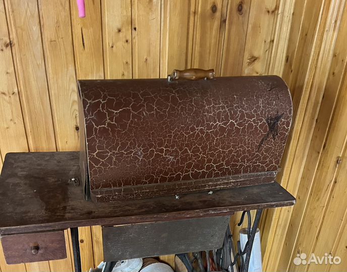 Швейная машинка зингер ножная