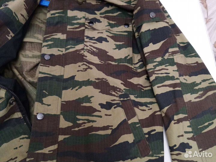 Куртка и брюки камуфлированные с кепкой