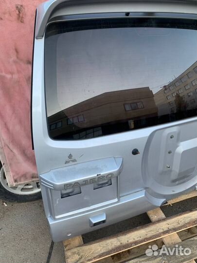 Крышка багажника Mitsubishi Pajero 3 V75W