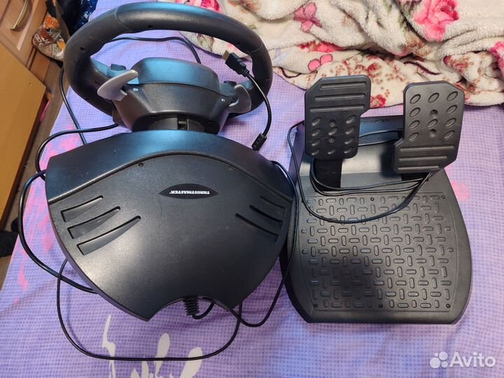 Игровой руль с педалями