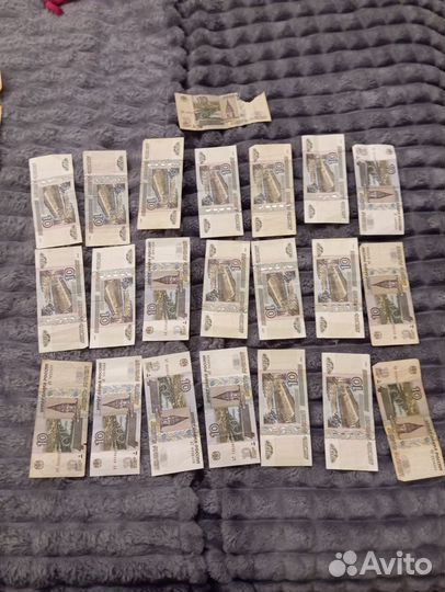Бумажные десятки и редкие сотни