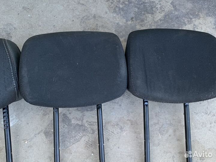 Подголовник передний laguna 3