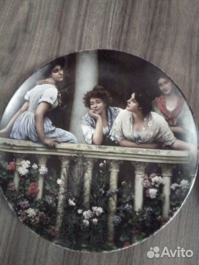 Настенная тарелка