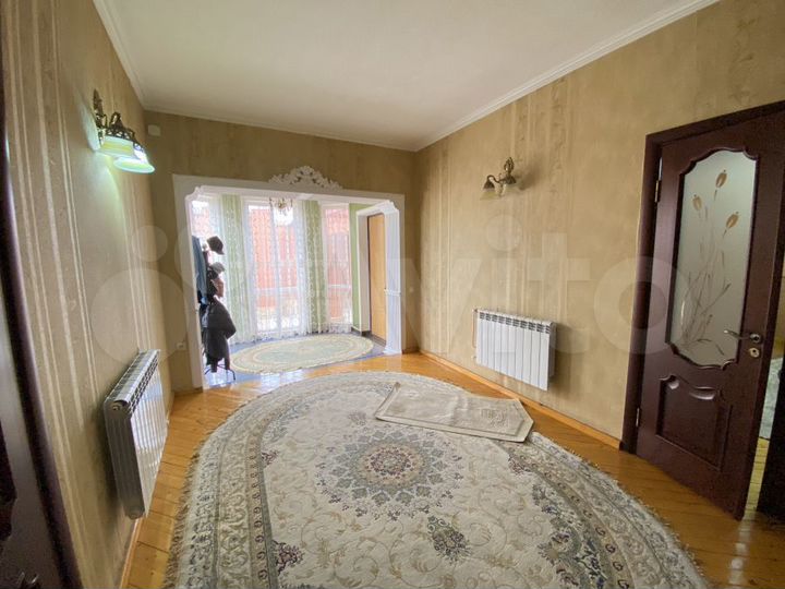 Дом 233 м² на участке 6 сот.