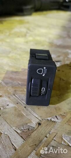 Кнопка корректора фар Peugeot 308