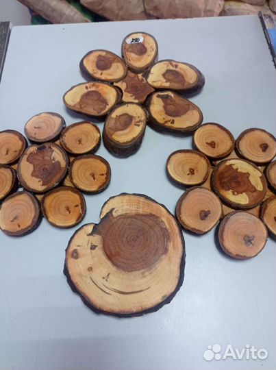 Деревянная подставка под горячее, ручной работы