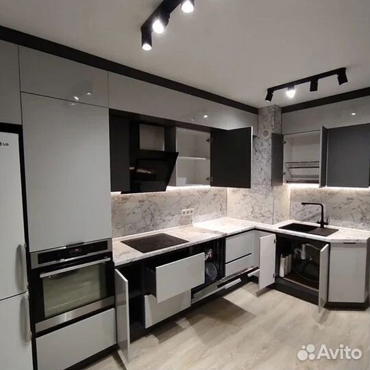 Кухня до потолка на заказ