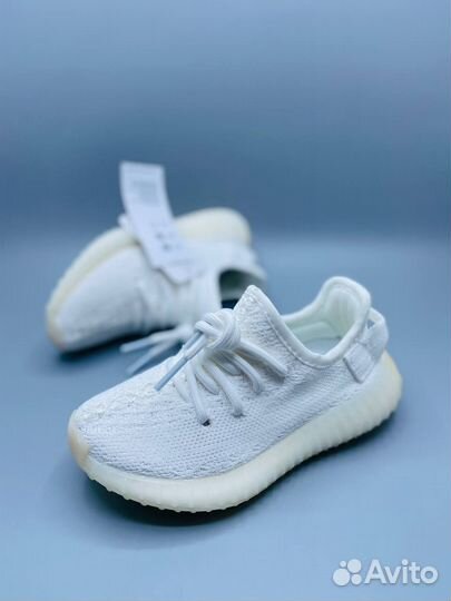 Adidas yeezy boost 350 детские белые разм. 33