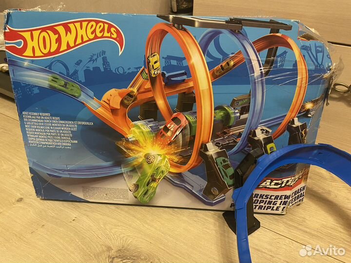Трек Винтовое столкновение Hot Wheels