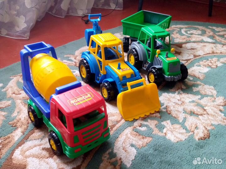 Модельки тракторов