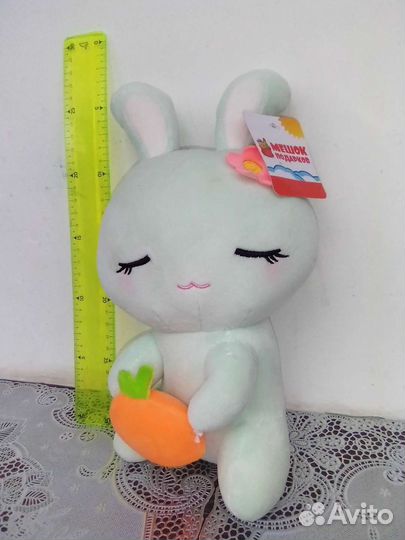 Зайчонок плюшевый