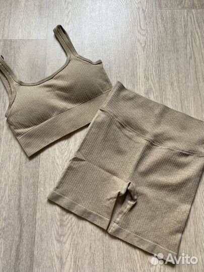 Спортивный костюм женский