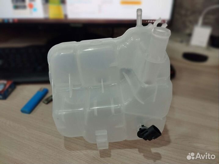 Расширительный бачок opel astra J1.8 140,л.с