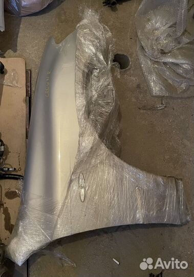 Крыло Тойота Кроун GRS182 правое