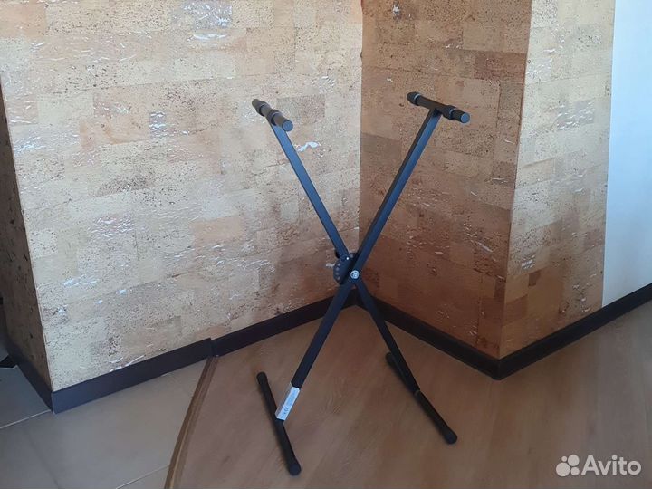 Стойка для синтезатора