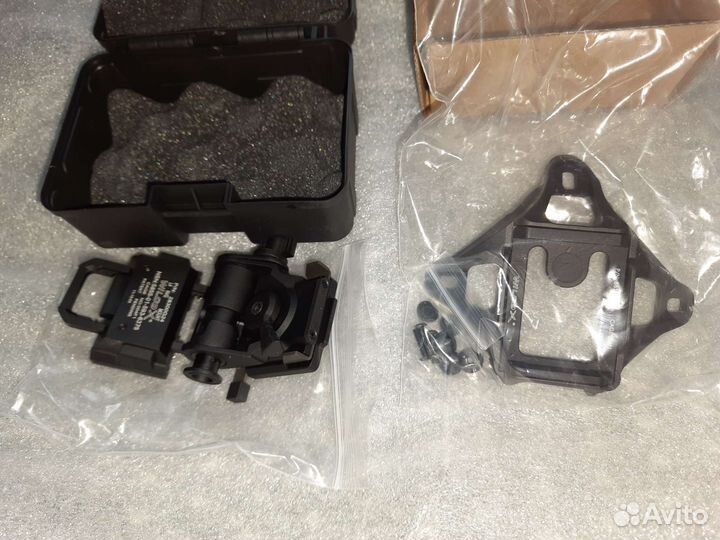 Крепеж на каску (кронштейн) пнв