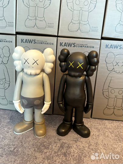 Фигурка kaws
