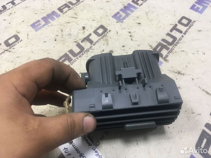 Дефлектор воздушный правый Шкода Октавия Тур