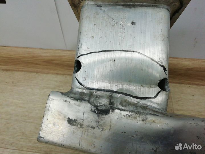 Усилитель заднего бампера 51127300788 Mini