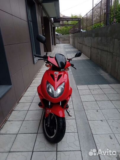 Продаю скутер