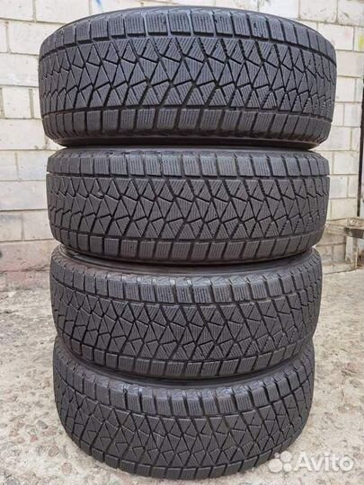 Bridgestone Blizzak DM-V2 225/60 R18 97V