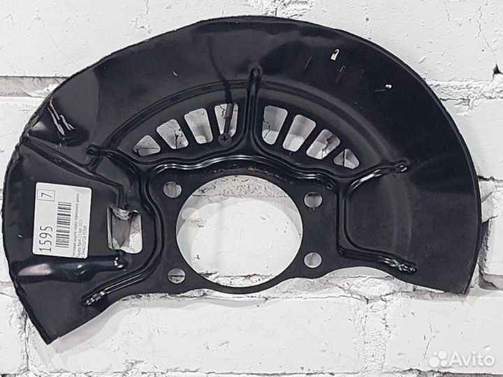 Тепловая защита перед тормозного диска передняя