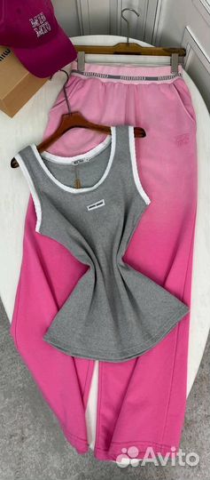 Miu Miu майка стильная (топ 2024)