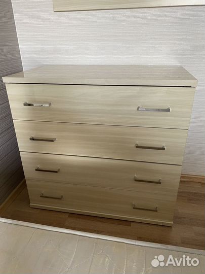 Комод с зеркалом