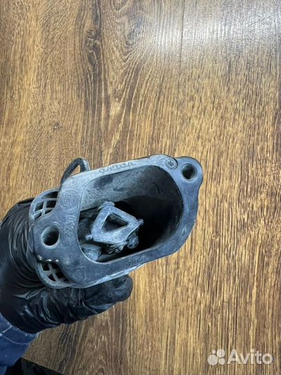 Форсунка омывателя фар передняя левая Volvo Xc90