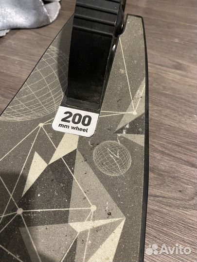 Самокат Reaction 200
