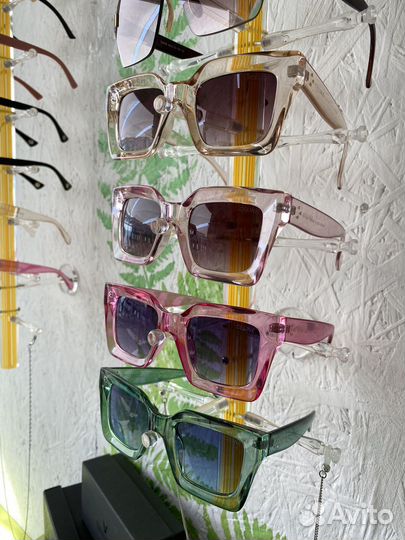 Солнцезащитные очки мужские и женские