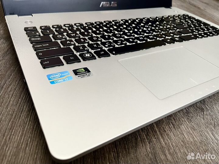 Идеальный Asus FullHD/Core i7,4 ядра/GT 650M/SSD