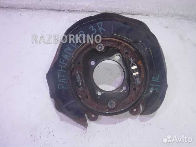 Кулак задний правый Ниссан