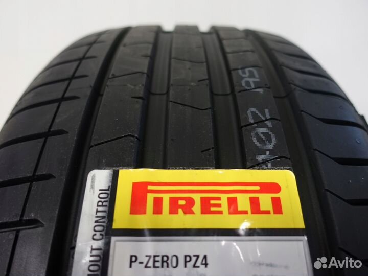 Pirelli P Zero PZ4 245/45 R19