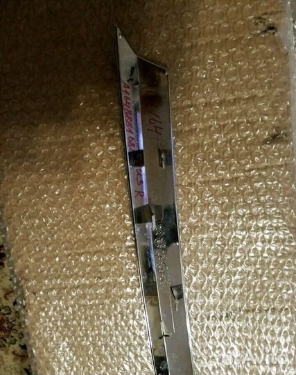 Молдинг решётки мерседес GL 164 A 1648881685 R