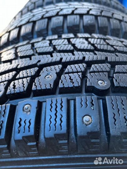 Dunlop SP Winter Ice 01 205/60 R16