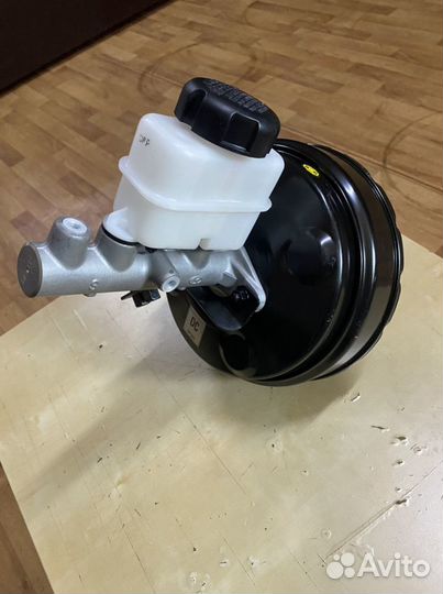 Hyundai Sonata EF вакумник с тормозным цилиндром