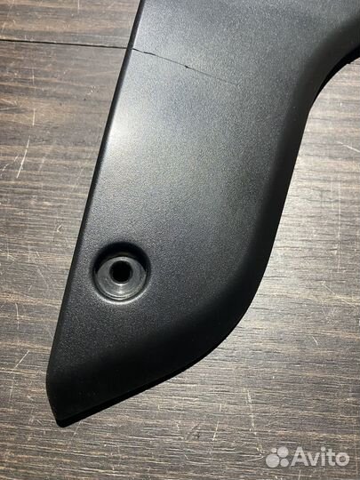 Левая накладка под бак для Yamaha FJR1300 03-05