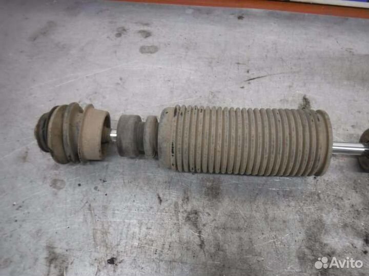 Амортизатор задний правый Toyota Vitz 1szfe 1999