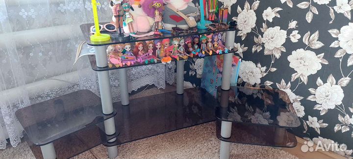 Стеклянная тумба под тв