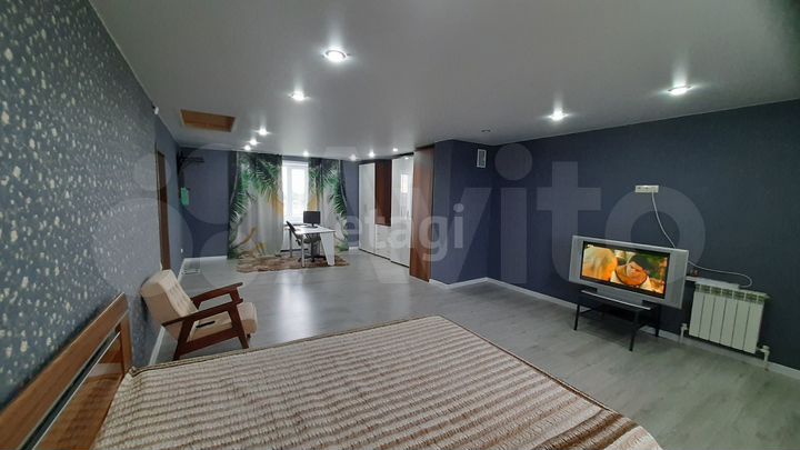 Дом 174 м² на участке 7,5 сот.