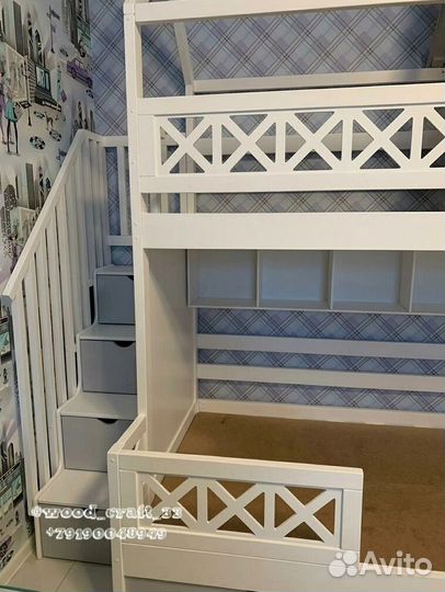 Двухъярусная кровать домик