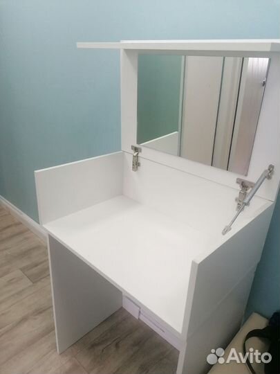 Туалетный столик с зеркалом бу