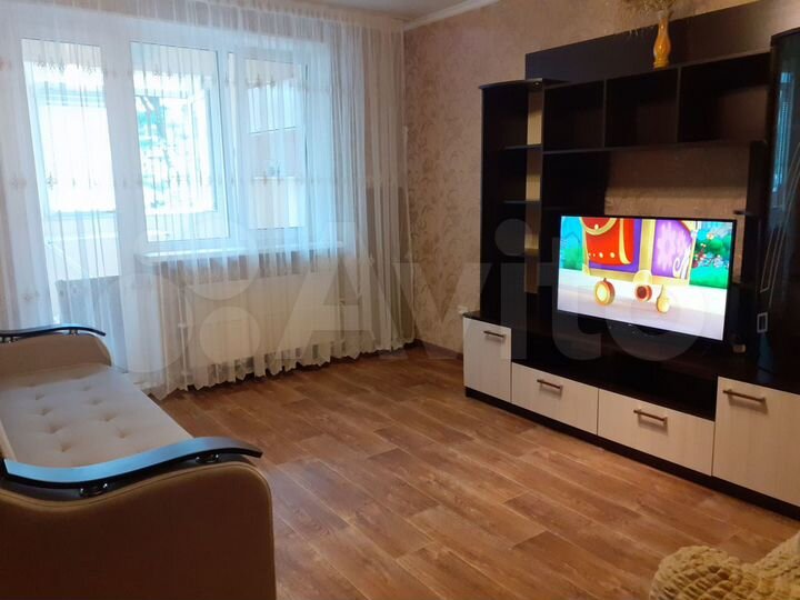 2-к. квартира, 64 м², 3/6 эт.